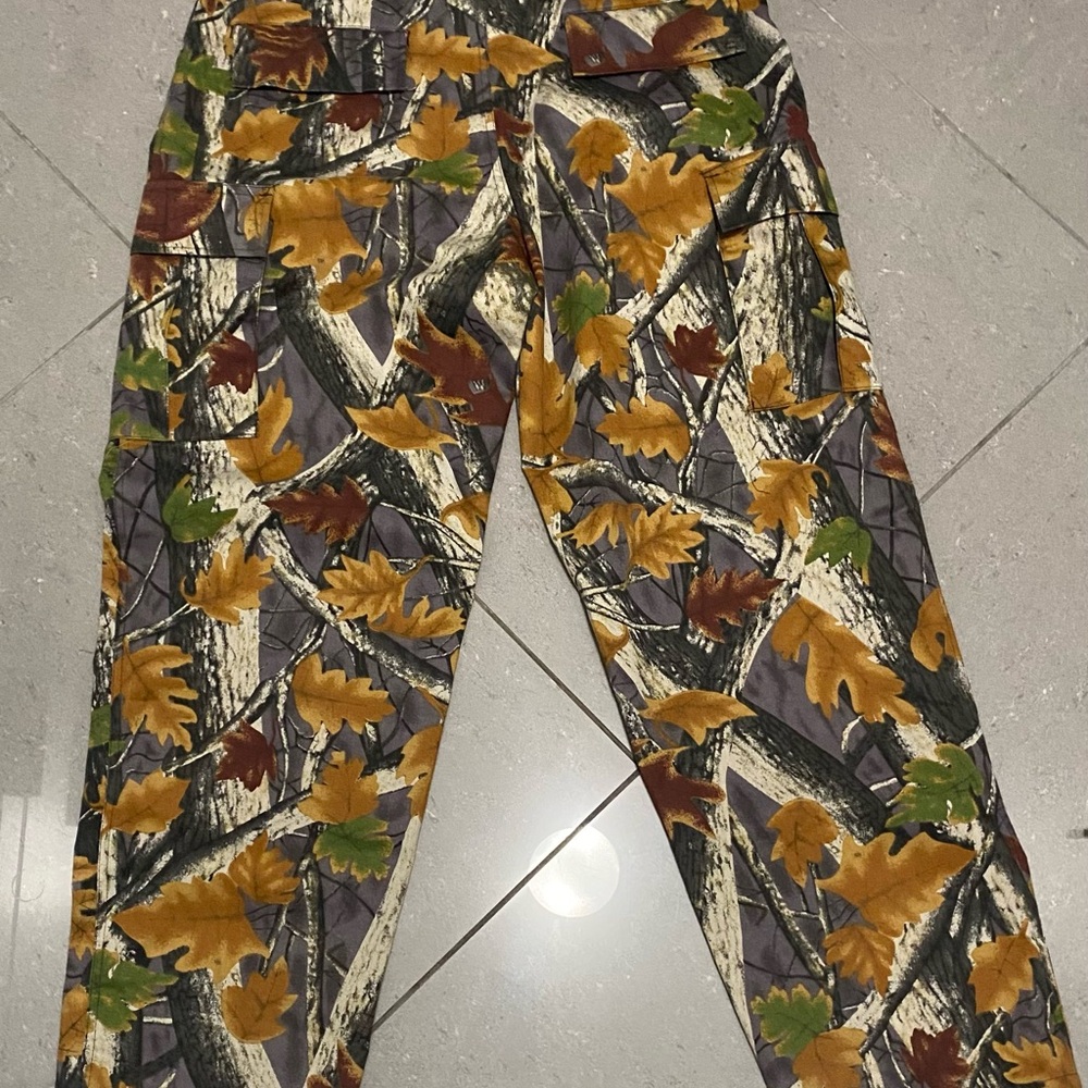 Camo Leaf Print Outdoor Pants - Picture 2 of 4